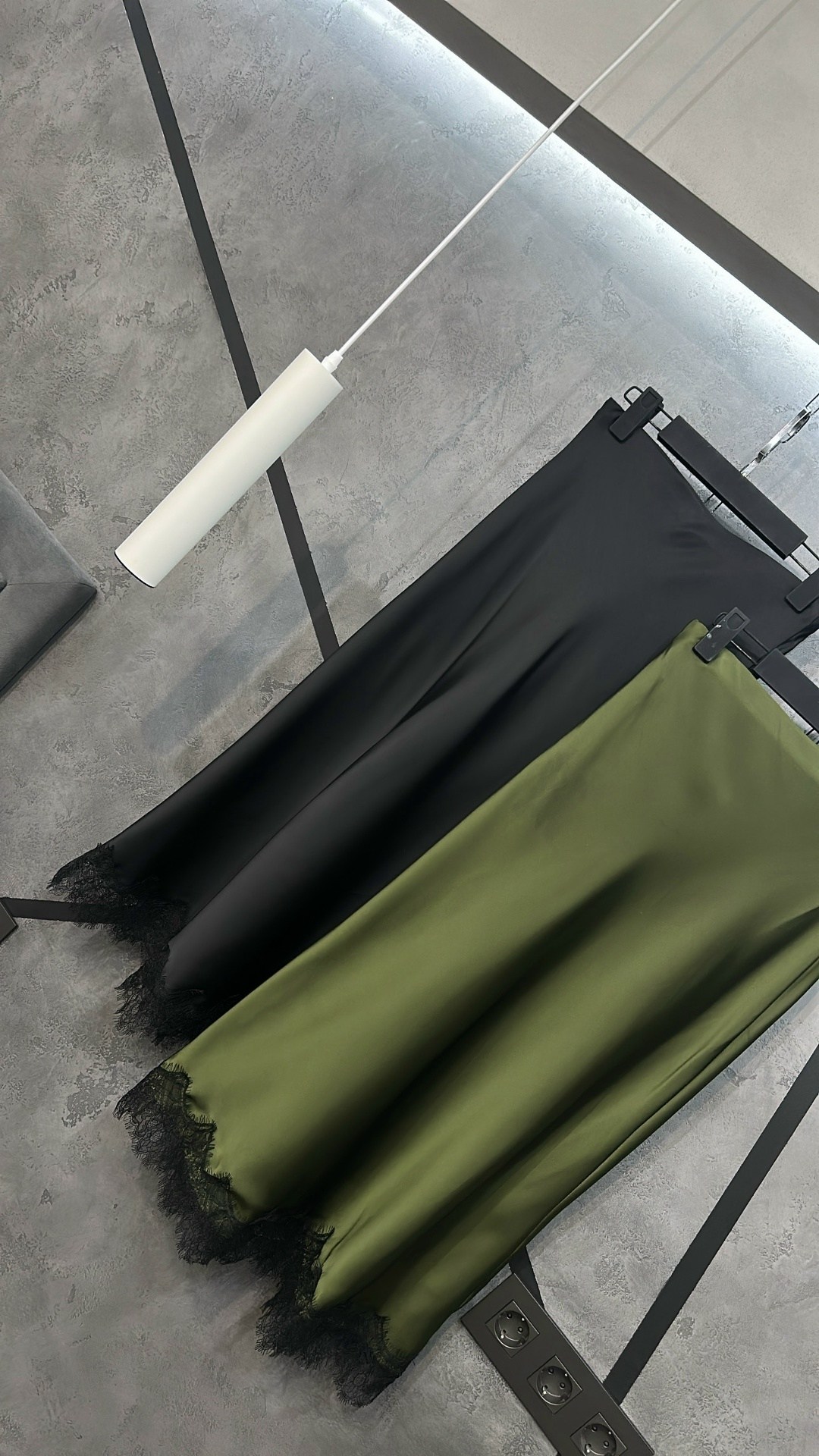 юбка атласная,зеленая шелковая юбка,юбка женская,юбка,атласная юбка с кружевом