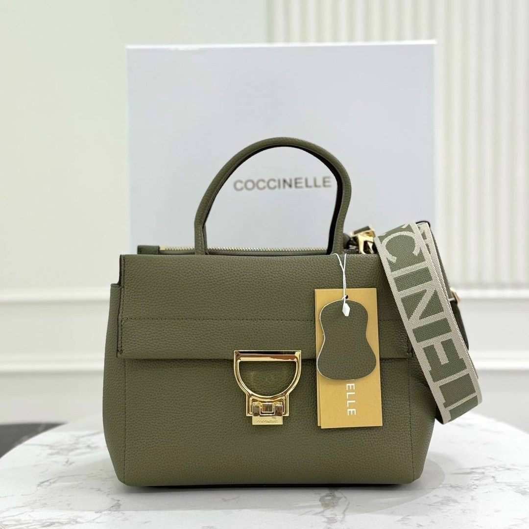 сумка coccinelle arlettis signature,сумка coccinelle arlettis,сумка coccinelle,женская сумка coccinelle,сумка