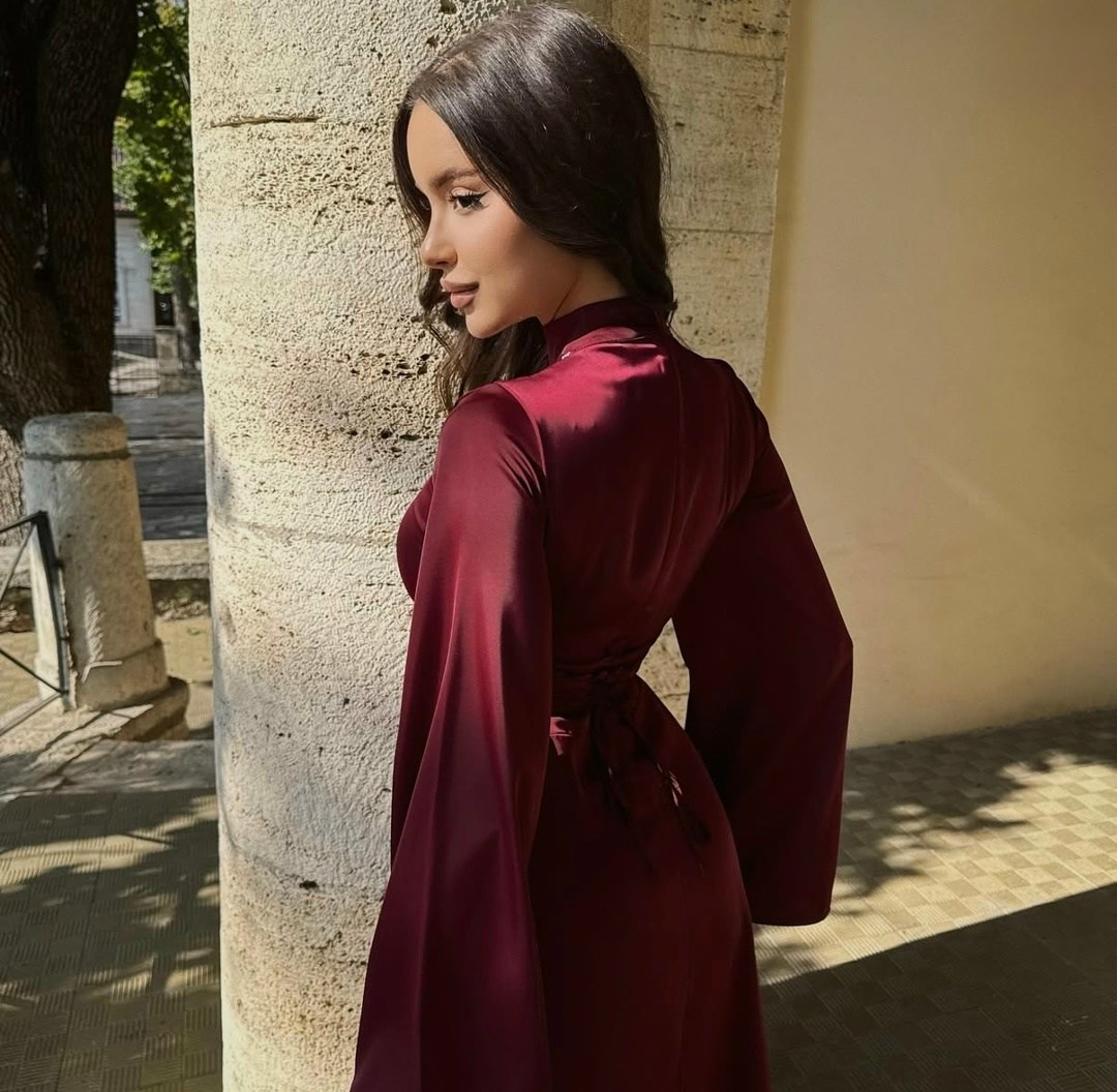 атласное платье,бордовое платье,платье,длинное платье,вечернее платье