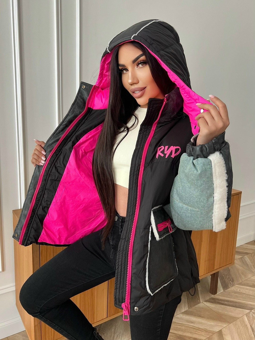 куртка стильная,куртки ,куртка,куртка комбинированная,женская куртка