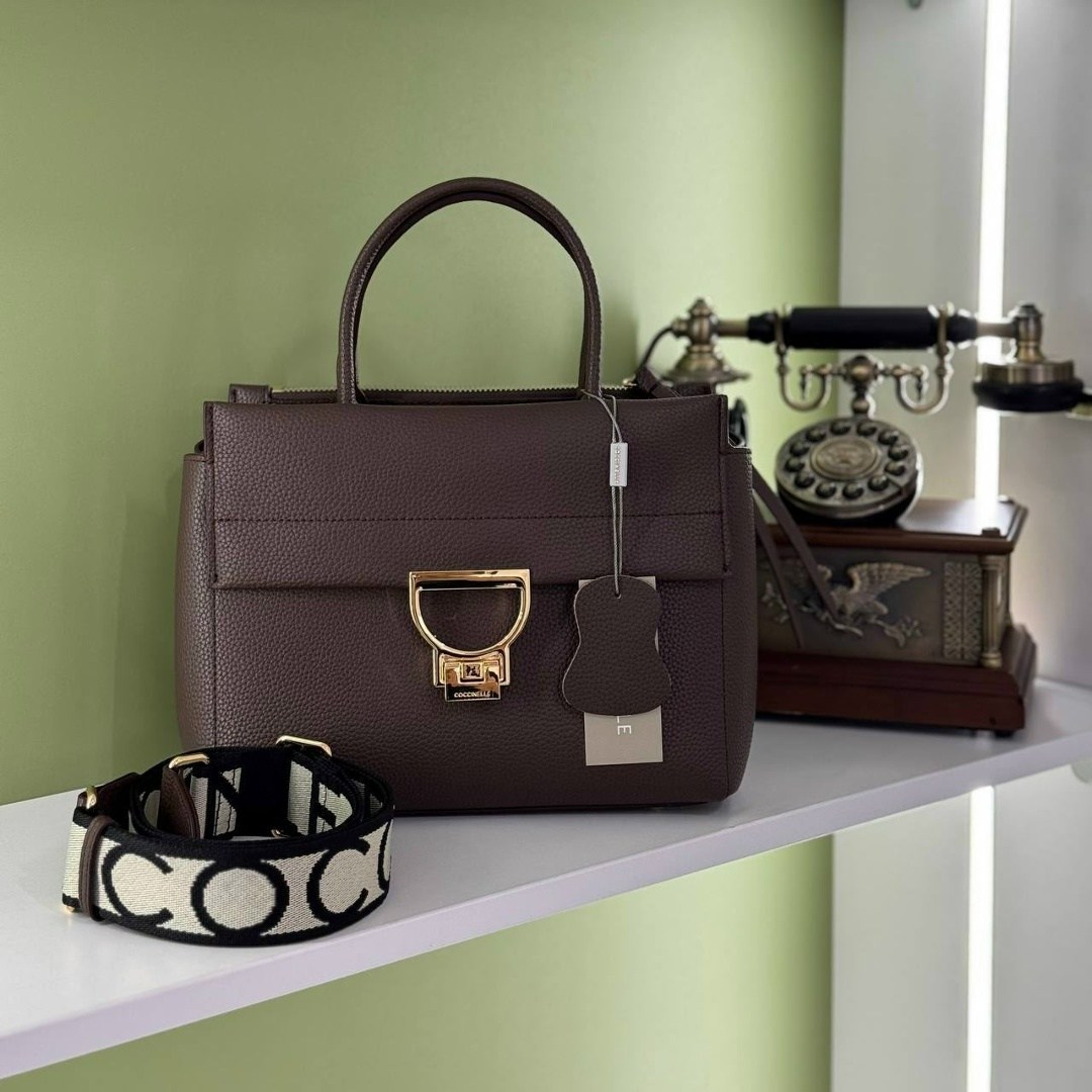 сумка coccinelle arlettis,сумка coccinelle arlettis signature,сумка coccinelle,женская сумка coccinelle,сумка