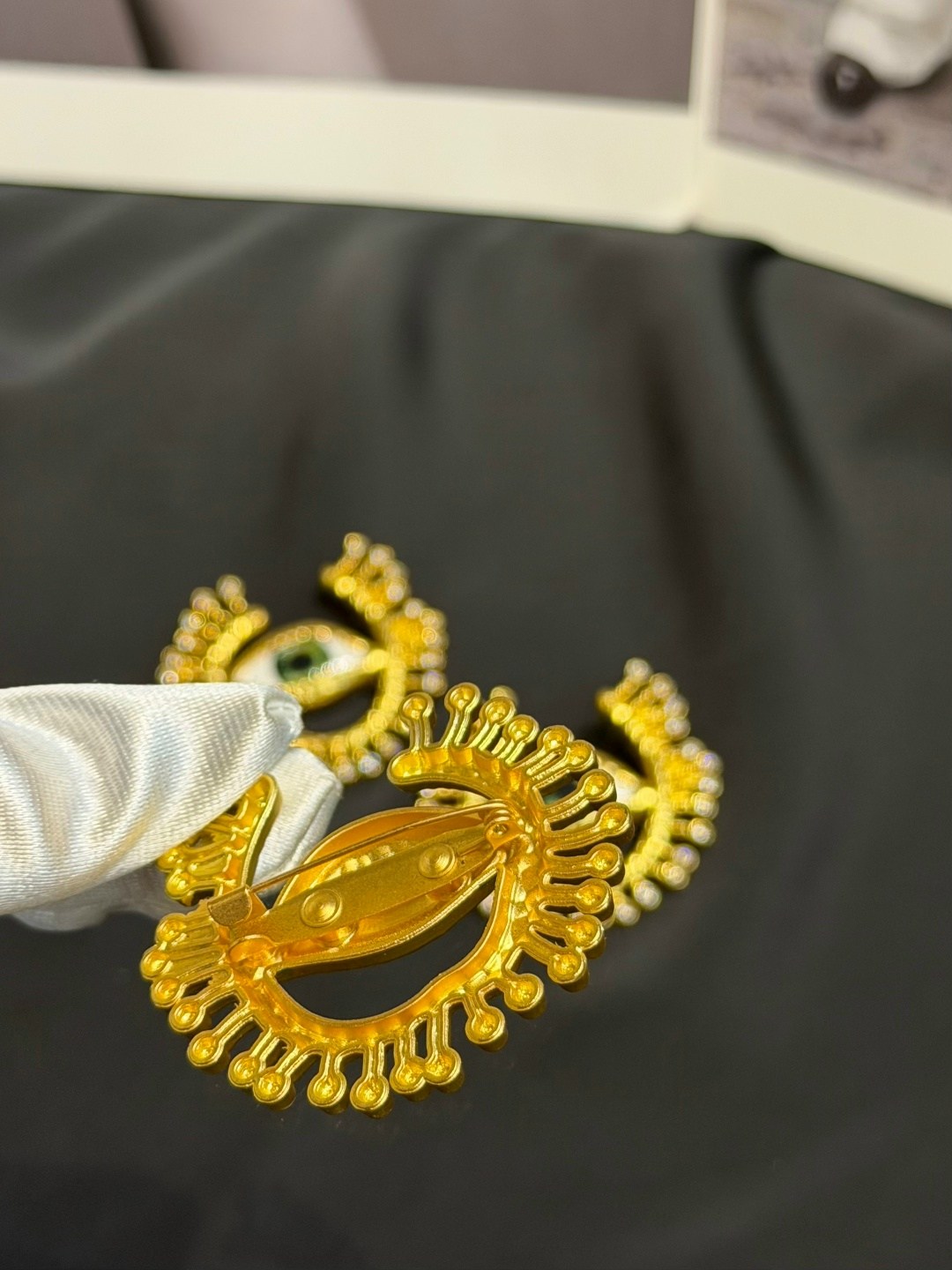 брошь глаз,серьги глаз,стильная брошь,бижутерия броши,ювелирная брошь