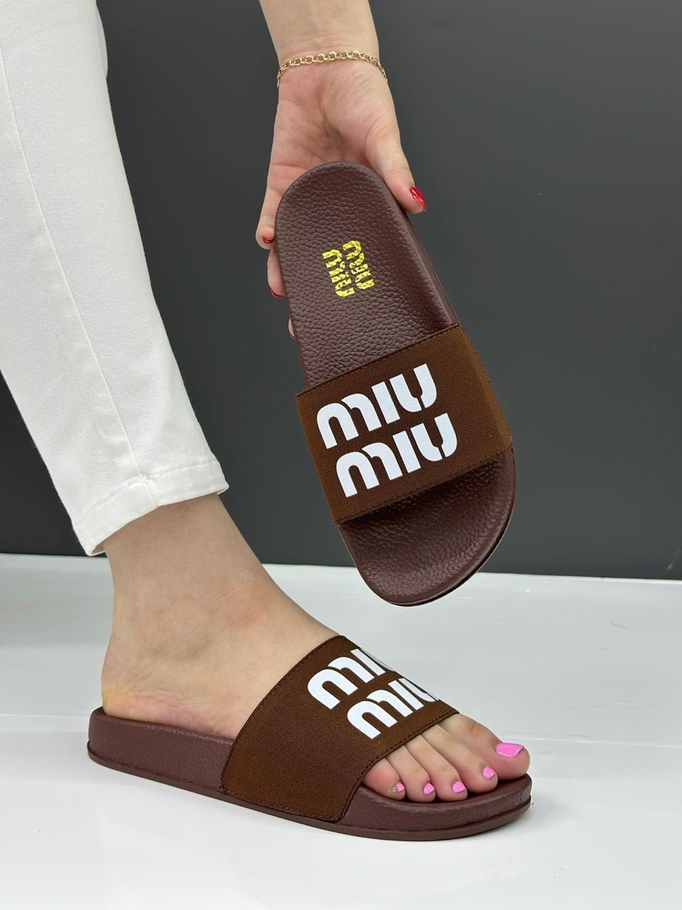 ,шлепанцы женские,шлепки женские,шлепанцы модные,шлепки модные