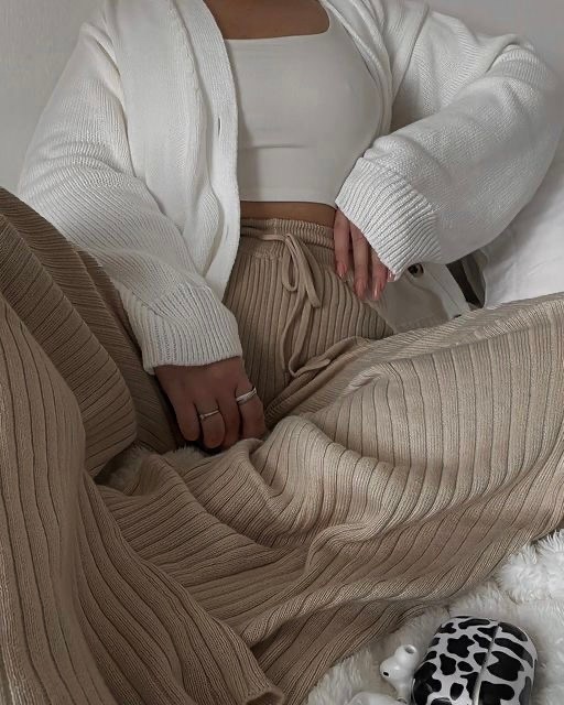 штаны трикотажные,трикотажные брюки клеш,брюки лапша,вязаные брюки,трикотажные брюки