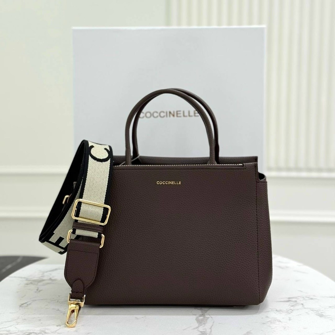 сумка coccinelle arlettis signature,сумка coccinelle arlettis,сумка coccinelle,женская сумка coccinelle,сумка