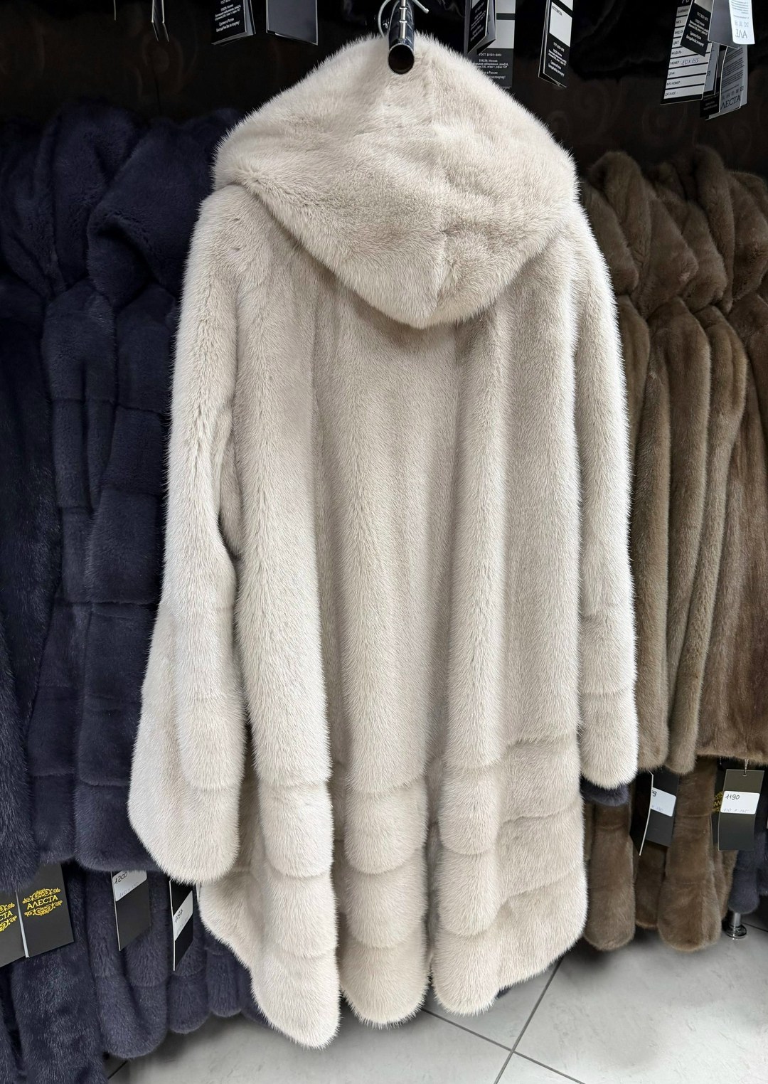 женская шуба из натурального меха норки с,норковая шуба,шуба норковая с капюшоном,шуба норка,норковая шуба светлая