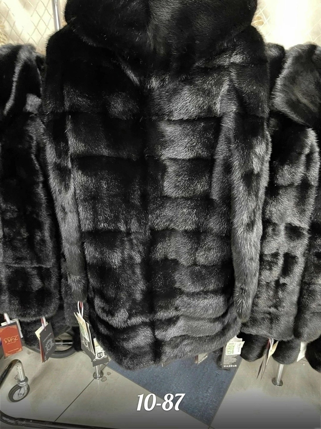 шуба норка,шуба норковая с капюшоном,шуба норковая,черная норковая шуба,шуба женская