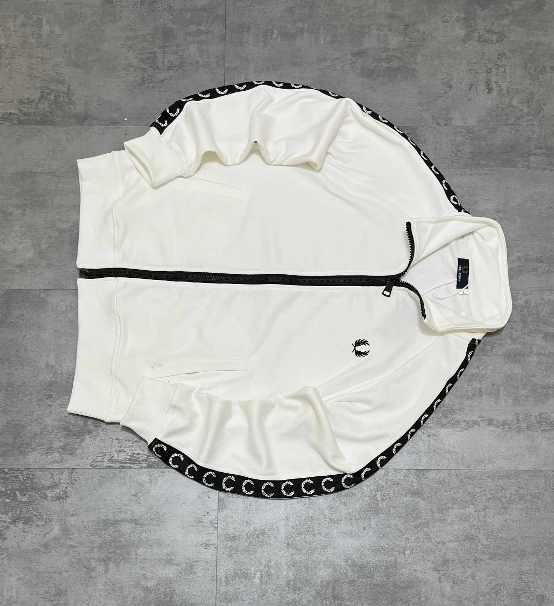 мужская кофта,олимпийка с лампасами fred perry,кофта толстовка,белая олимпийка,легкая куртка