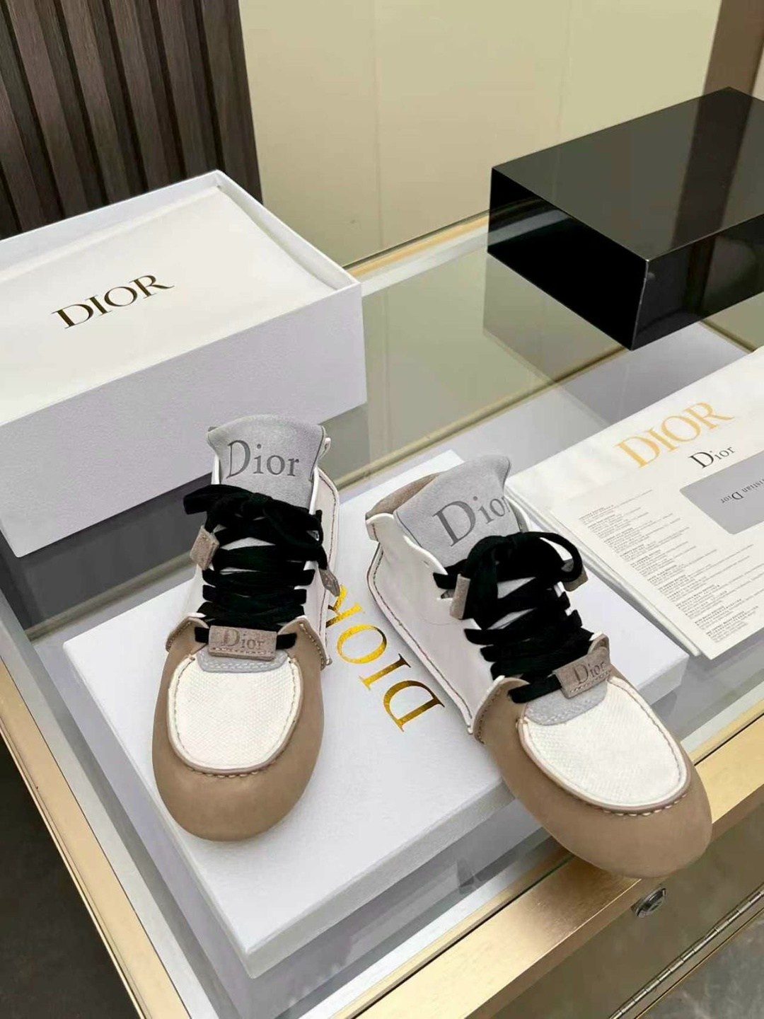 ,dior кроссовки,кроссовки christian dior,кроссовки dior женские,кеды диор