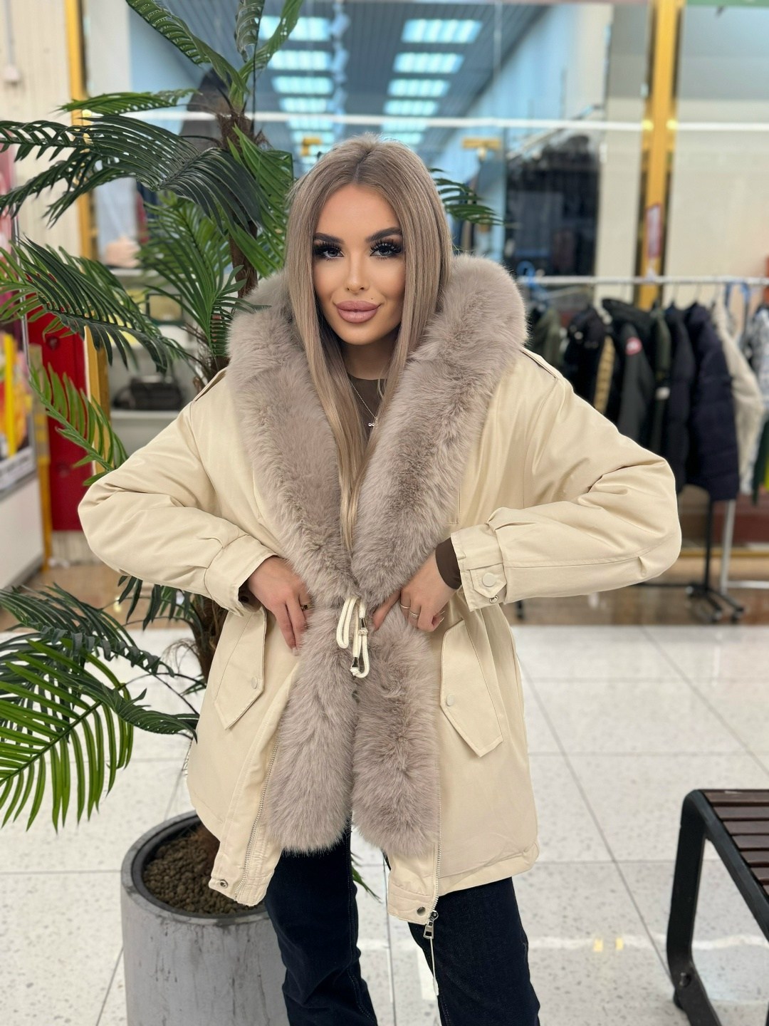 парка с натуральным мехом,парка женская с натуральным мехом,парка с мехом,парка женская с мехом,парка с меховым