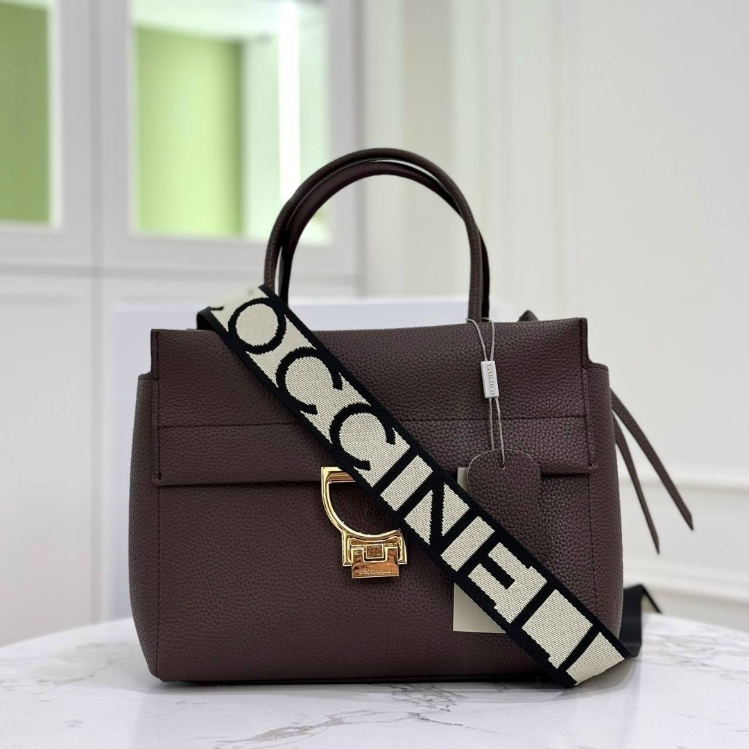 сумка coccinelle arlettis,сумка coccinelle arlettis signature,сумка coccinelle,женская сумка coccinelle,сумка