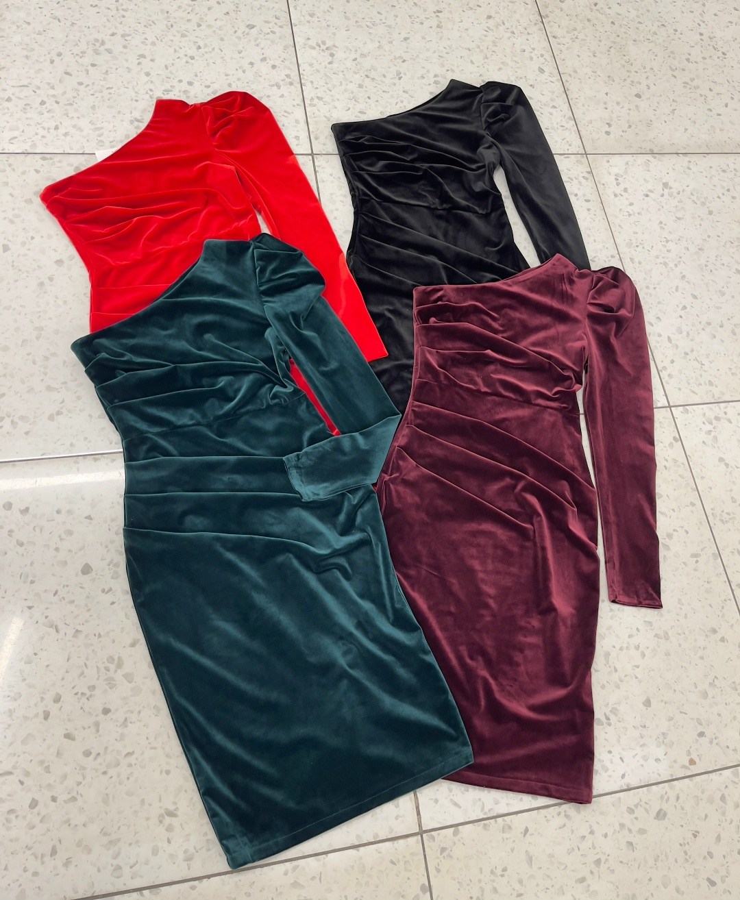 бархатное платье,платье женская,вечернее платье,облегающее платье,красное бархатное платье