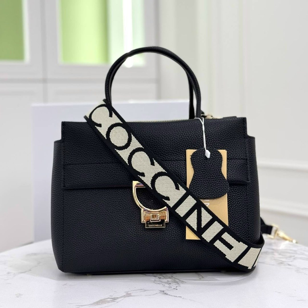 сумка coccinelle arlettis,сумка coccinelle arlettis signature,сумка coccinelle,женская сумка coccinelle,сумка