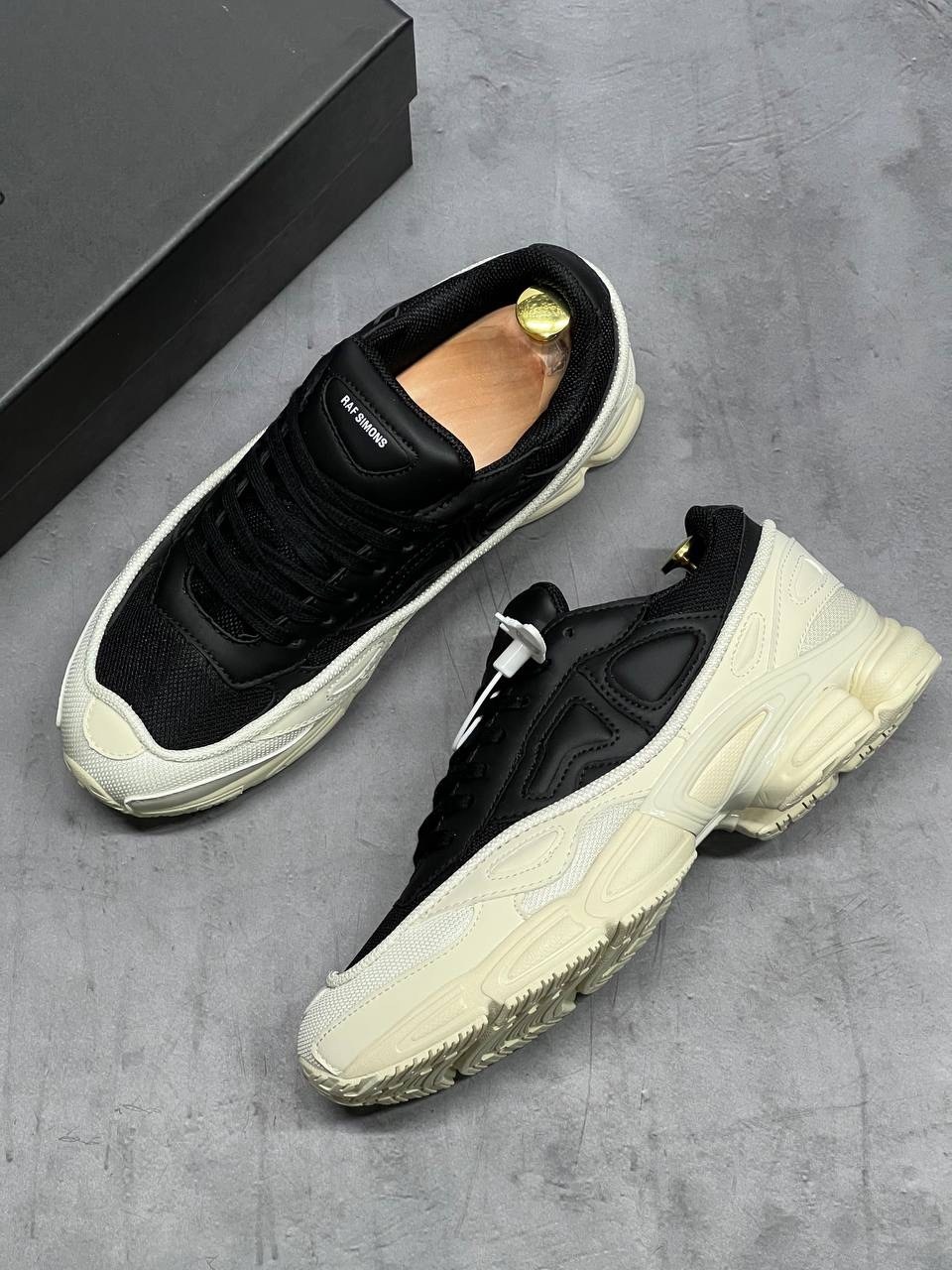 adidas raf simons ozweego,adidas raf simons ozweego 3,adidas raf simons ozweego 2,adidas raf simons ozweego 3 cream white,raf simons ozweego 3 cream white