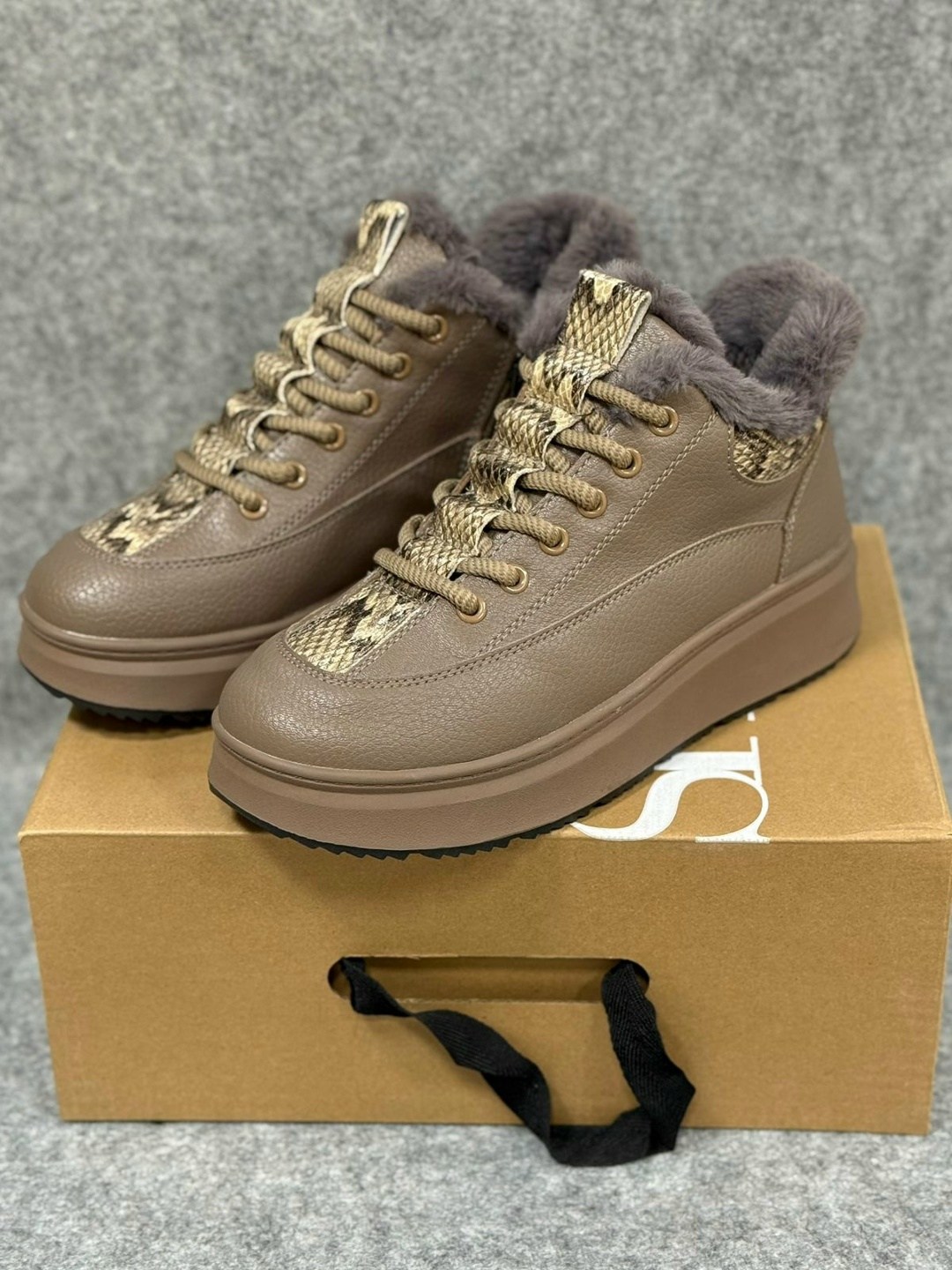 ,зимние сникерсы эконика,зимняя  женская,женские ботинки,зимние кроссовки женские