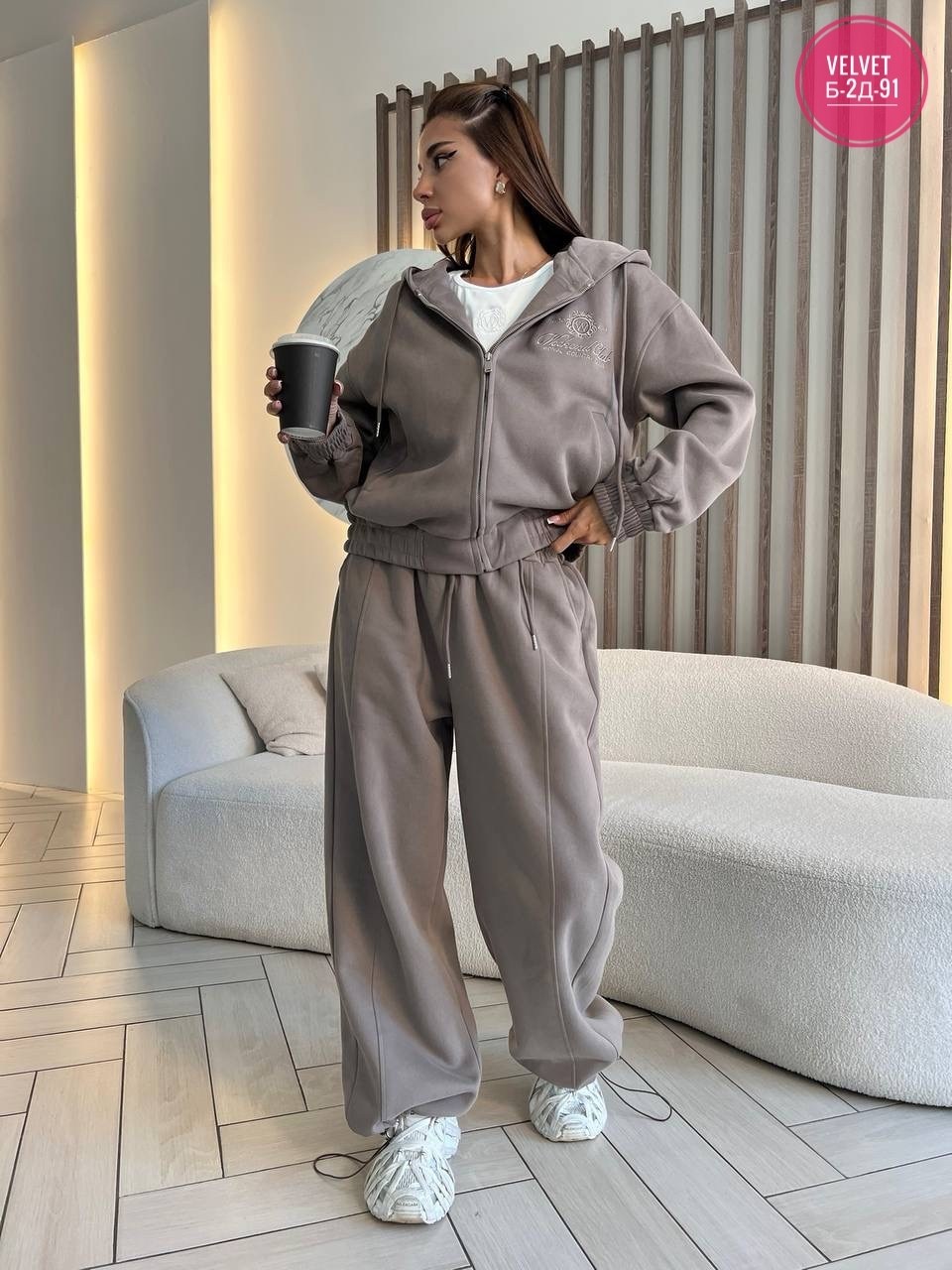 спортивные костюмы женские,спортивные костюм,костюм стильный,костюм тройка женский,бежевый костюм