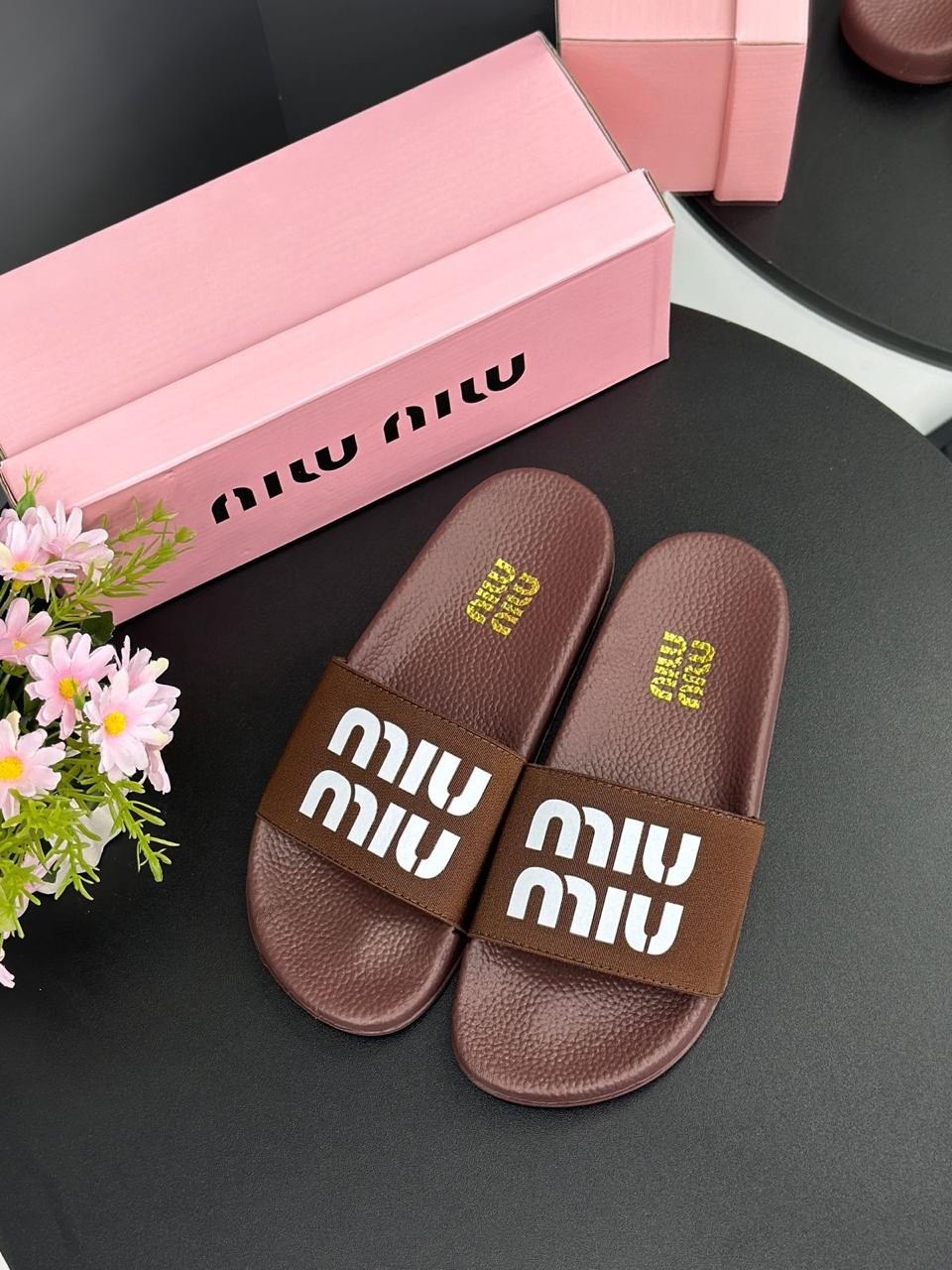 ,шлепанцы женские,шлепки женские,шлепанцы модные,шлепки модные