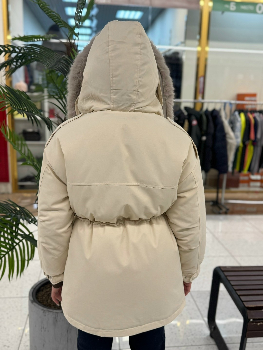 парка с натуральным мехом,парка женская с натуральным мехом,парка с мехом,парка женская с мехом,парка с меховым