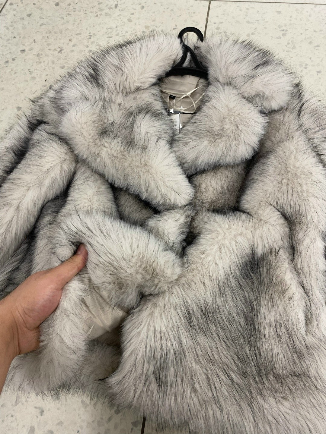 шуба из натурального меха,женская шуба,женская шуба из натурального лисьего меха,меховая куртка,короткая шуба