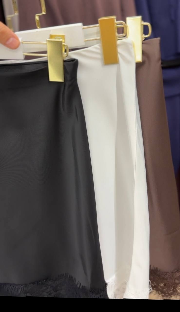 высокие сапоги,кружевная юбка,юбка с кружевами,модные сапоги,сапоги трубы