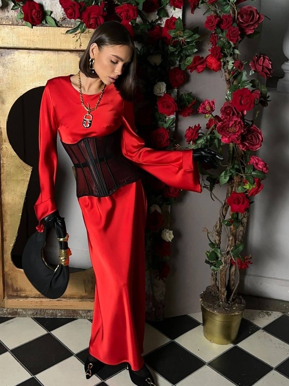 девушка,платье красное,стильное платье,малиновое платье,самая красивая девушка