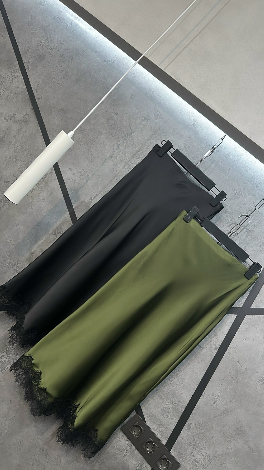 юбка атласная,зеленая шелковая юбка,юбка женская,юбка,атласная юбка с кружевом