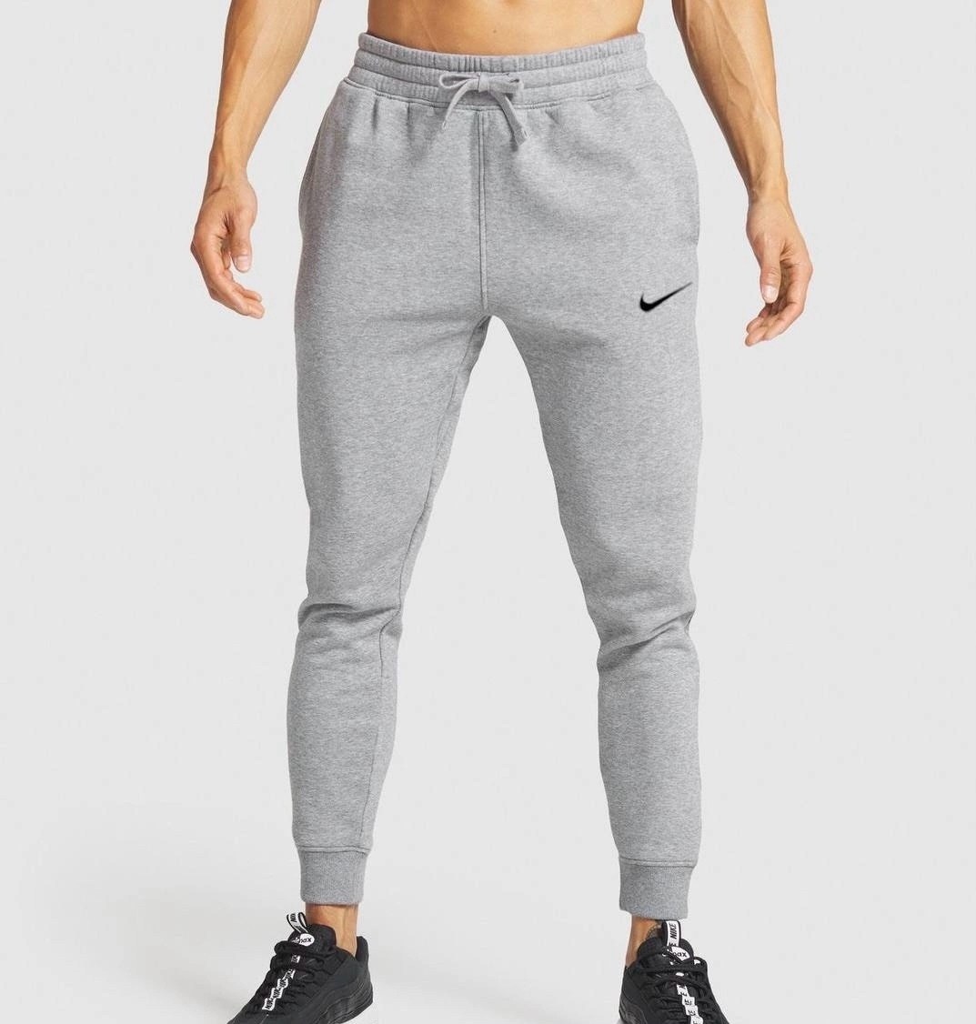 nike club cuffed joggers in black,спортивные штаны найк мужские,брюки спортивные джоггеры найк,джоггеры найк,штаны найк асос