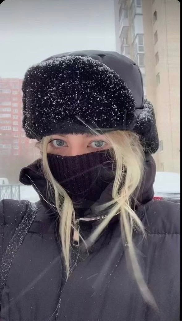 девушка,зимняя мода,одежда зимняя,зимний стиль одежды,зимние шапки