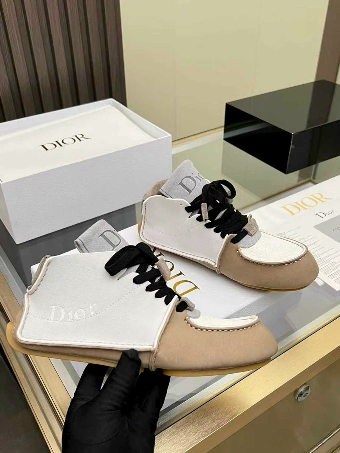 ,dior кроссовки,кроссовки christian dior,кроссовки dior женские,кеды диор