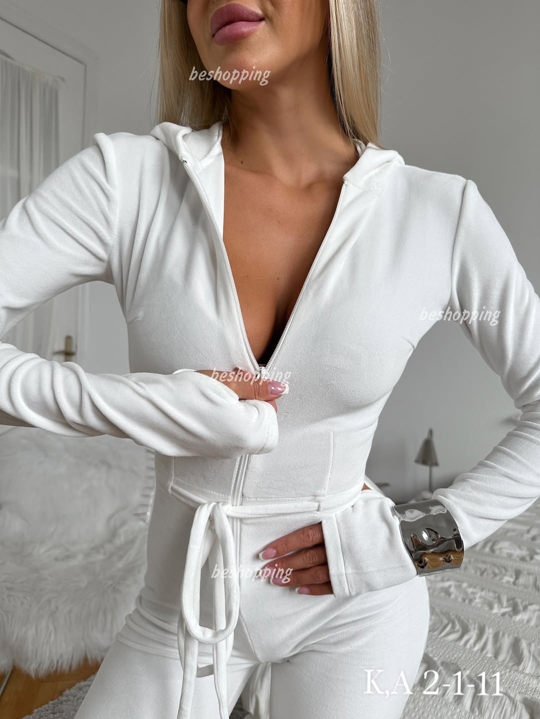 костюм белый,белый брючный костюм,костюмы спортивные,костюм тройка с брюками,женские костюмы