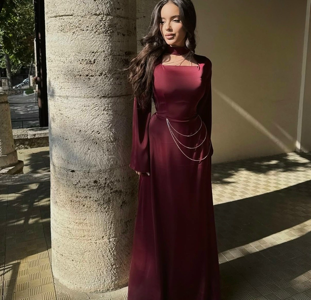 атласное платье,бордовое платье,платье,длинное платье,вечернее платье