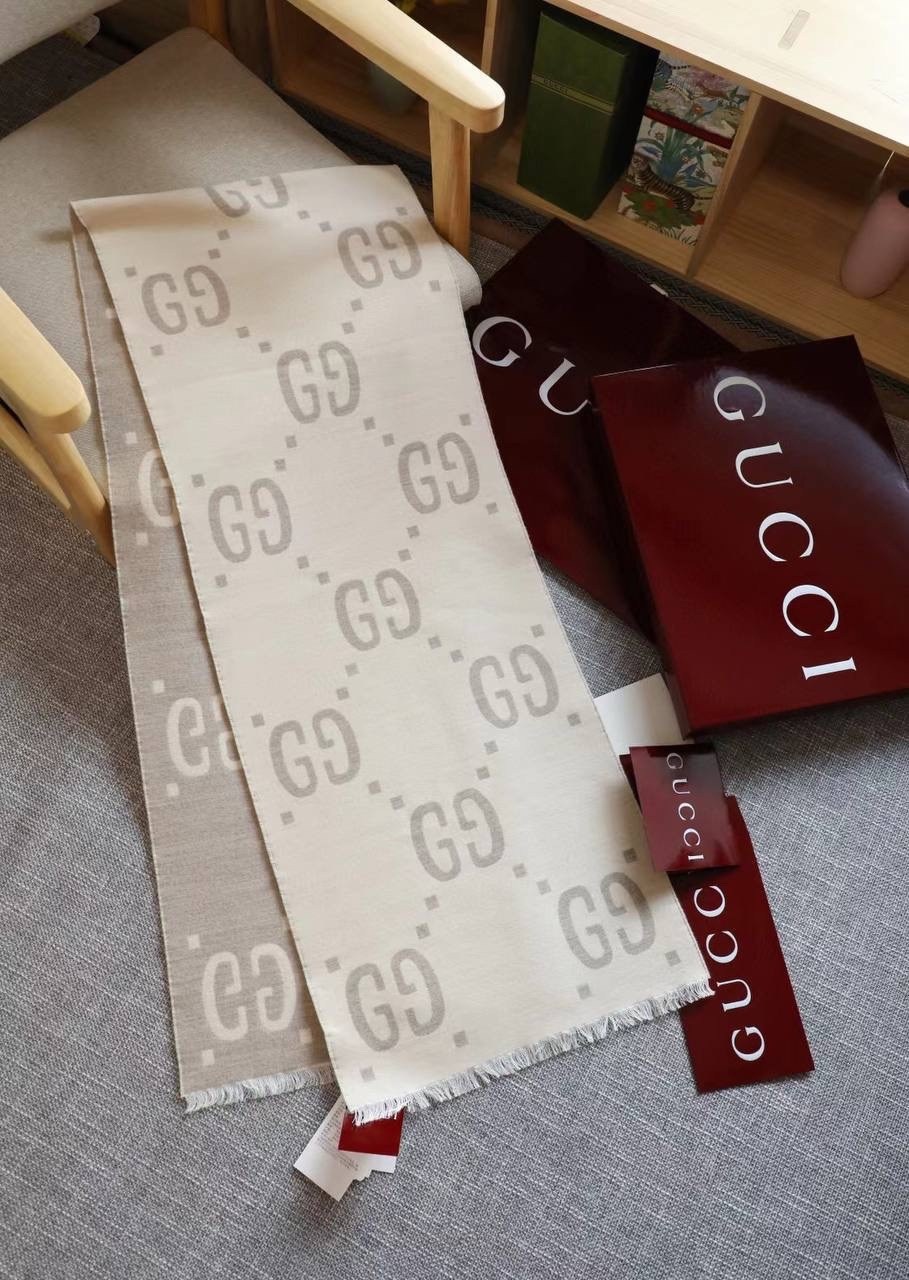 шарф gucci,палантин gucci,шарф гуччи,шарф женские,модные шарфы