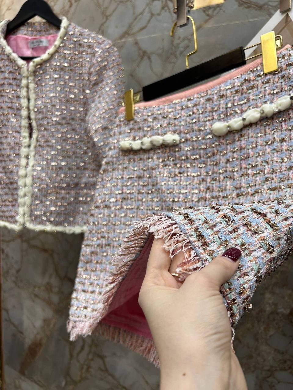 женский твидовый костюм,твидовый костюм с юбкой,твидовые костюмы,твидовый костюм женский в стиле шанель,твидовый костюм зара розовый