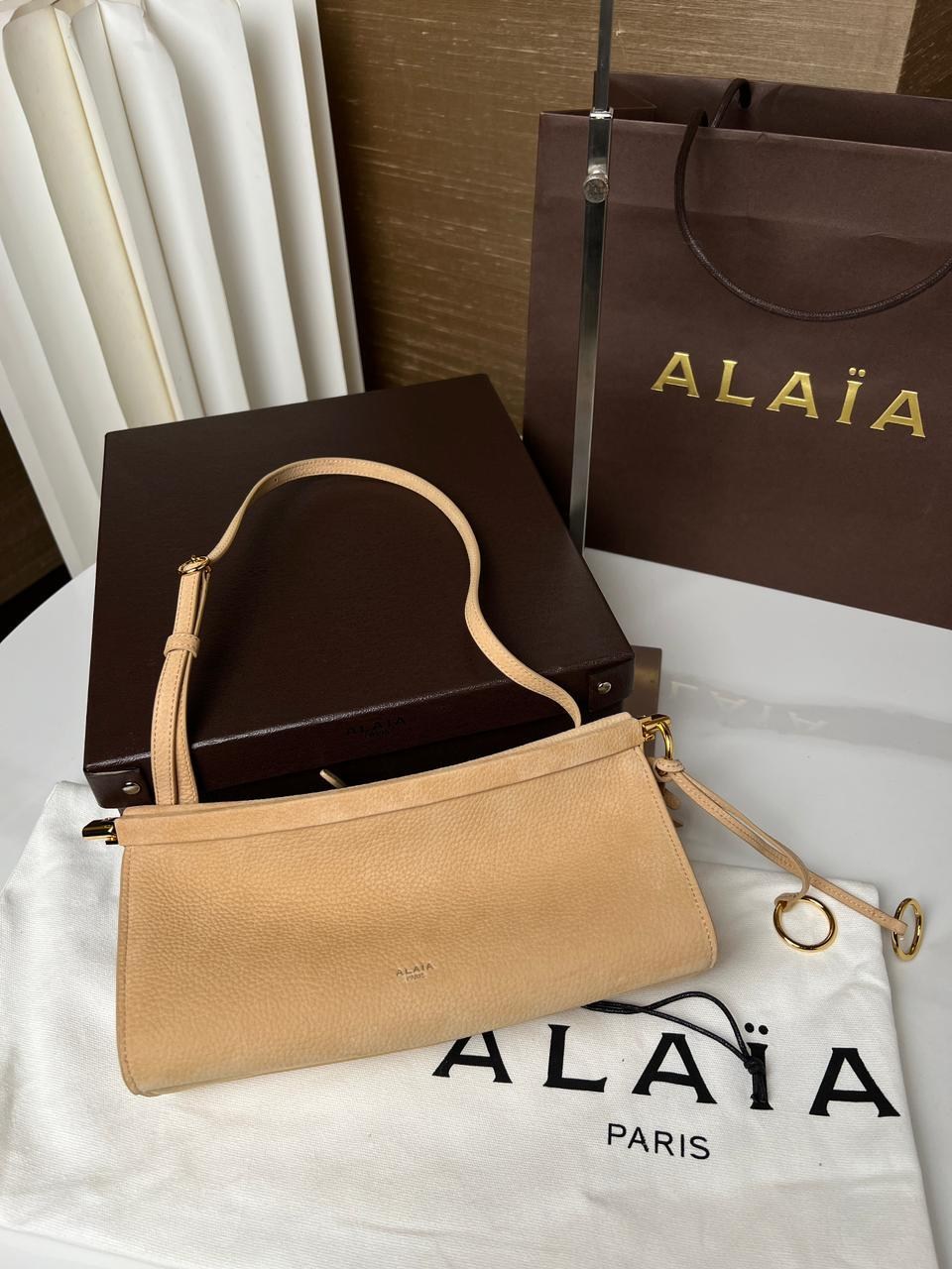 сумка,сумка женская,женская сумка на плечо,сумка модная,сумка классическая