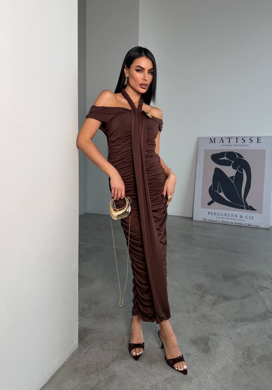 коричневое платье,платье облегающее,платье,приталенное платье,вечернее платье