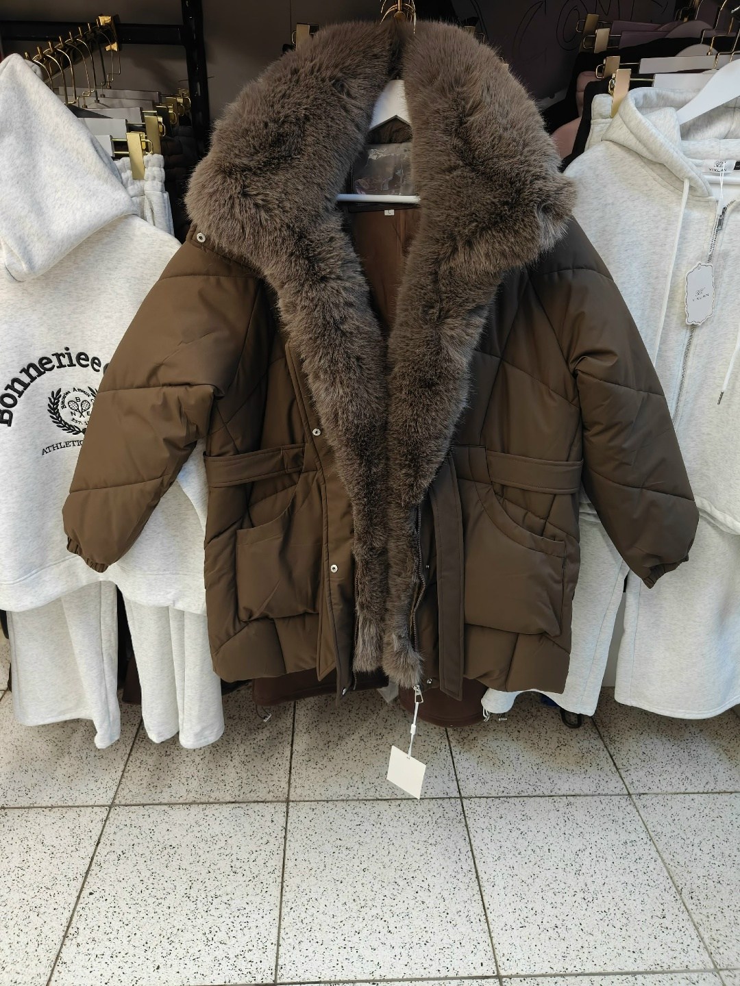 пуховики женские,зимние куртки,пуховики с натуральным мехом,пуховики с мехом,женская зимняя куртка