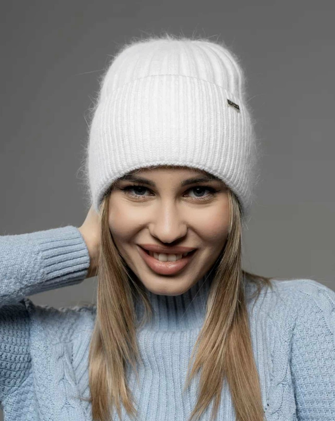 женская вязаная шапка,шапка женская,зимняя женская шапка,вязаная шапка,шапка зимняя