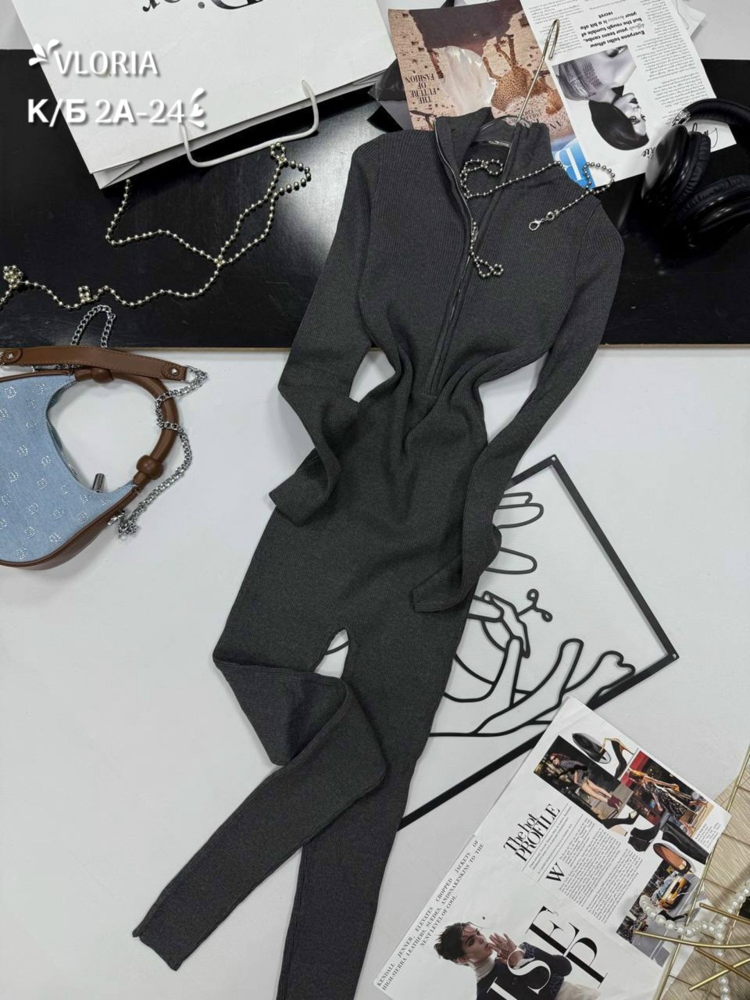 женские комбинезоны,женский спортивный комбинезон,спортивный комбинезон,женский облегающий комбинезон с длинными рукавами,девушка в спортивном