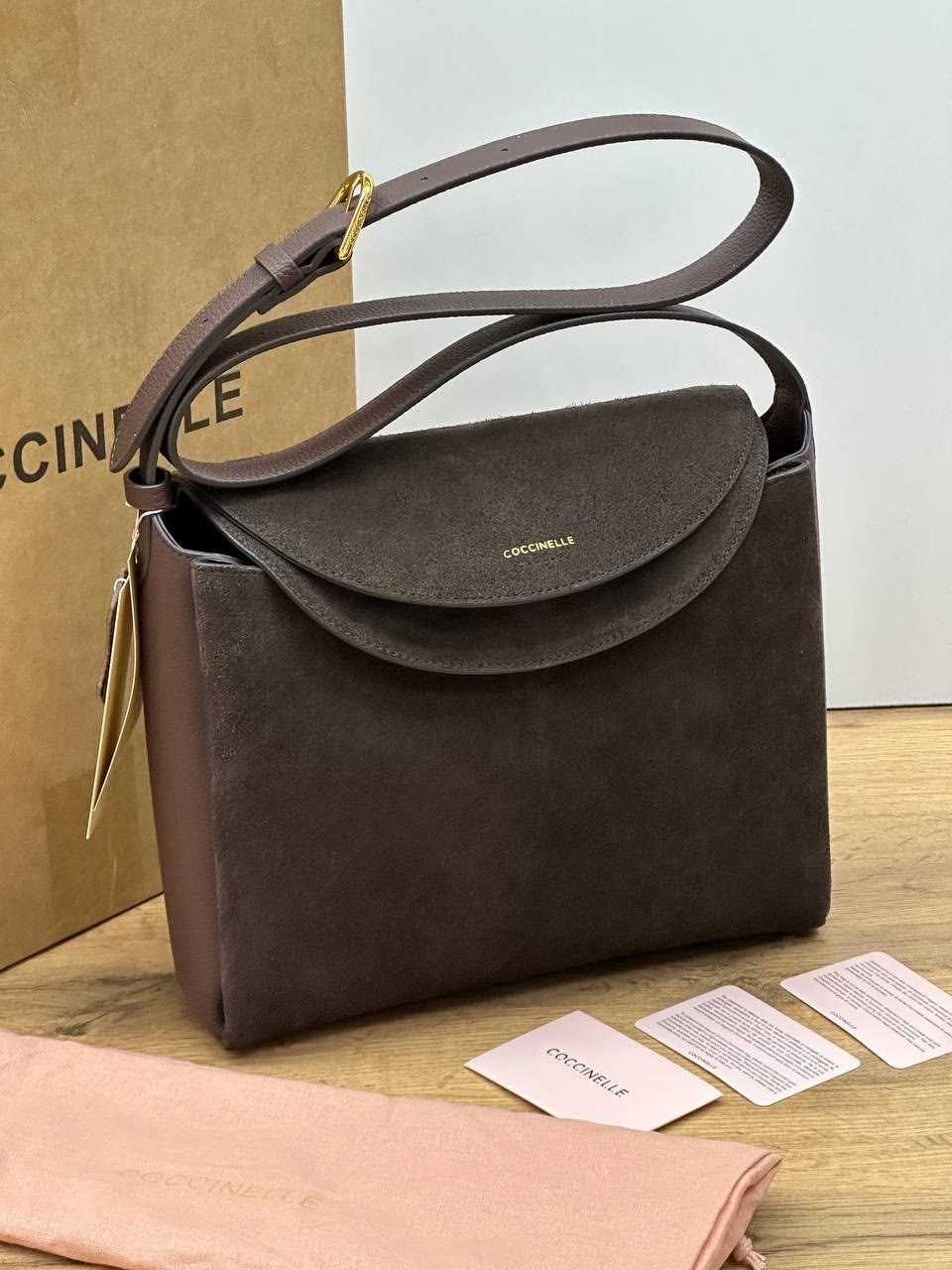 сумки coccinelle замшевая сумка,сумка coccinelle,замшевая сумка,женская сумка coccinelle,сумка