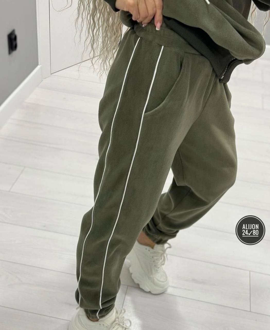 костюм двойка на флисе,стильные костюмы,теплый костюм,костюмы спортивные женские,стильные женские костюмы