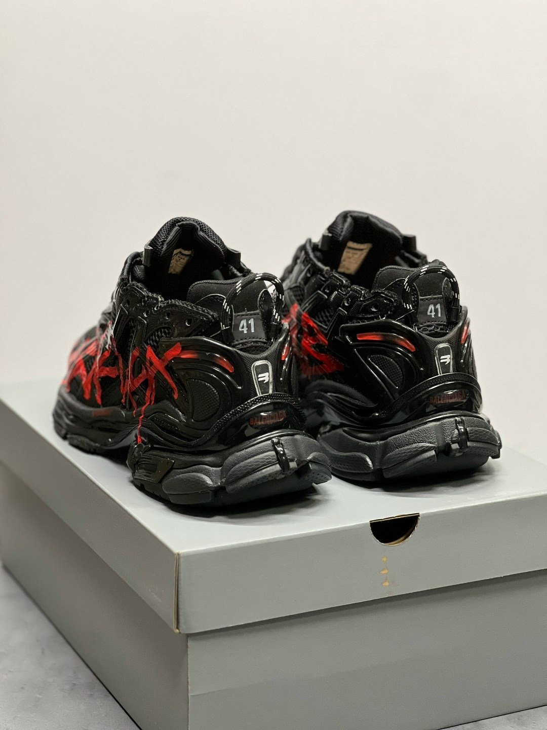 кроссовки balenciaga,кроссовки balenciaga runner,balenciaga runner graffiti black red,balenciaga runner graffiti black,кроссовки баленсиага черные