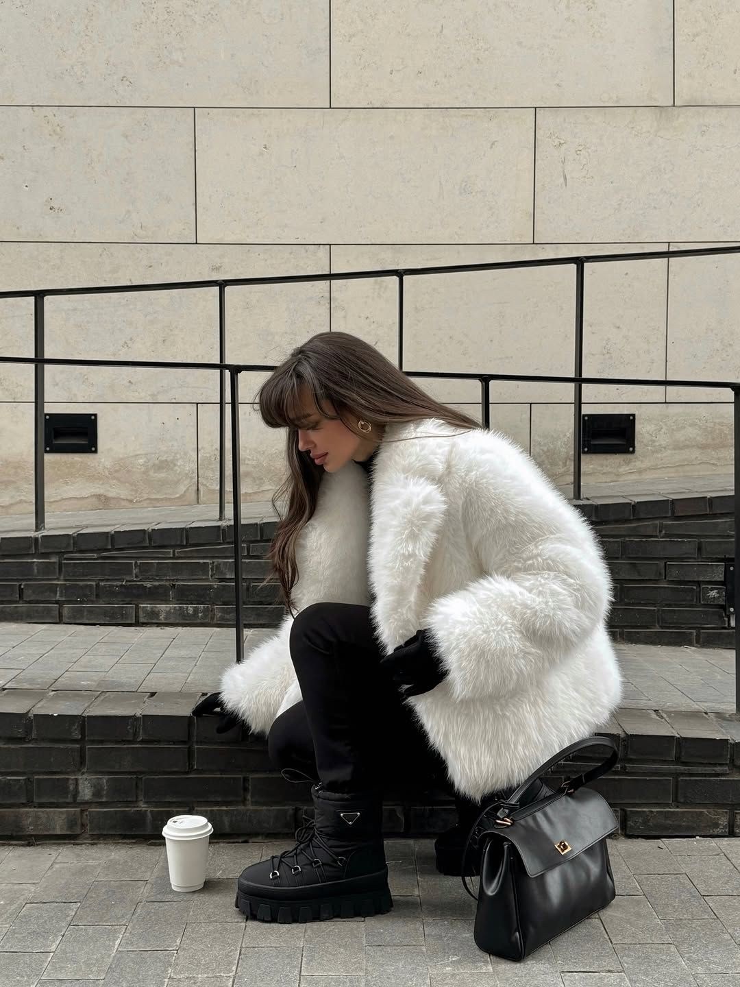 искусственная шуба,шуба белая,шубка,белая шубка,шуба искусственная белая