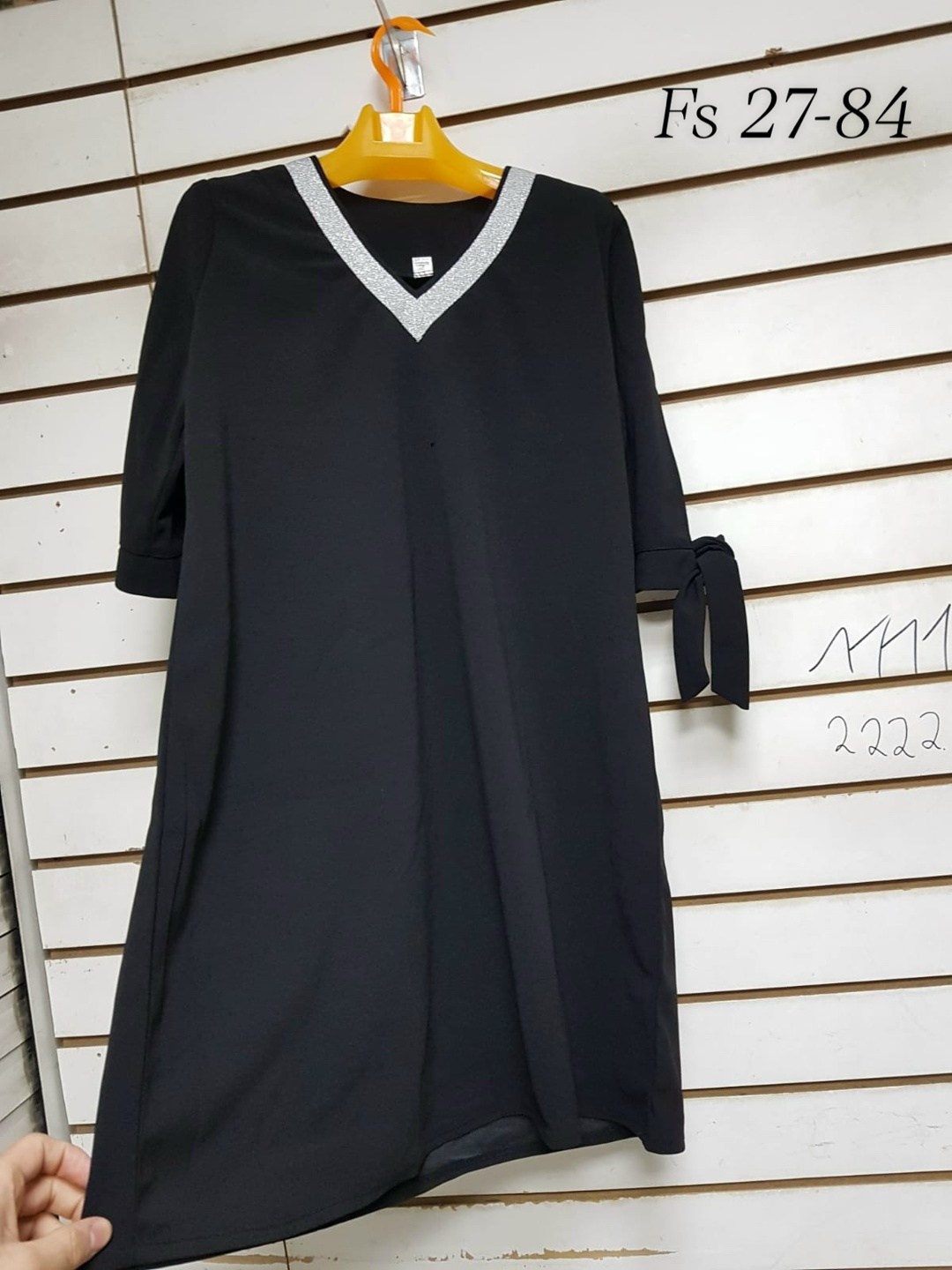 свободное платье с открытыми плечами,платье с бантом,платье туника,черное платье с бантом,платье с открытыми плечам