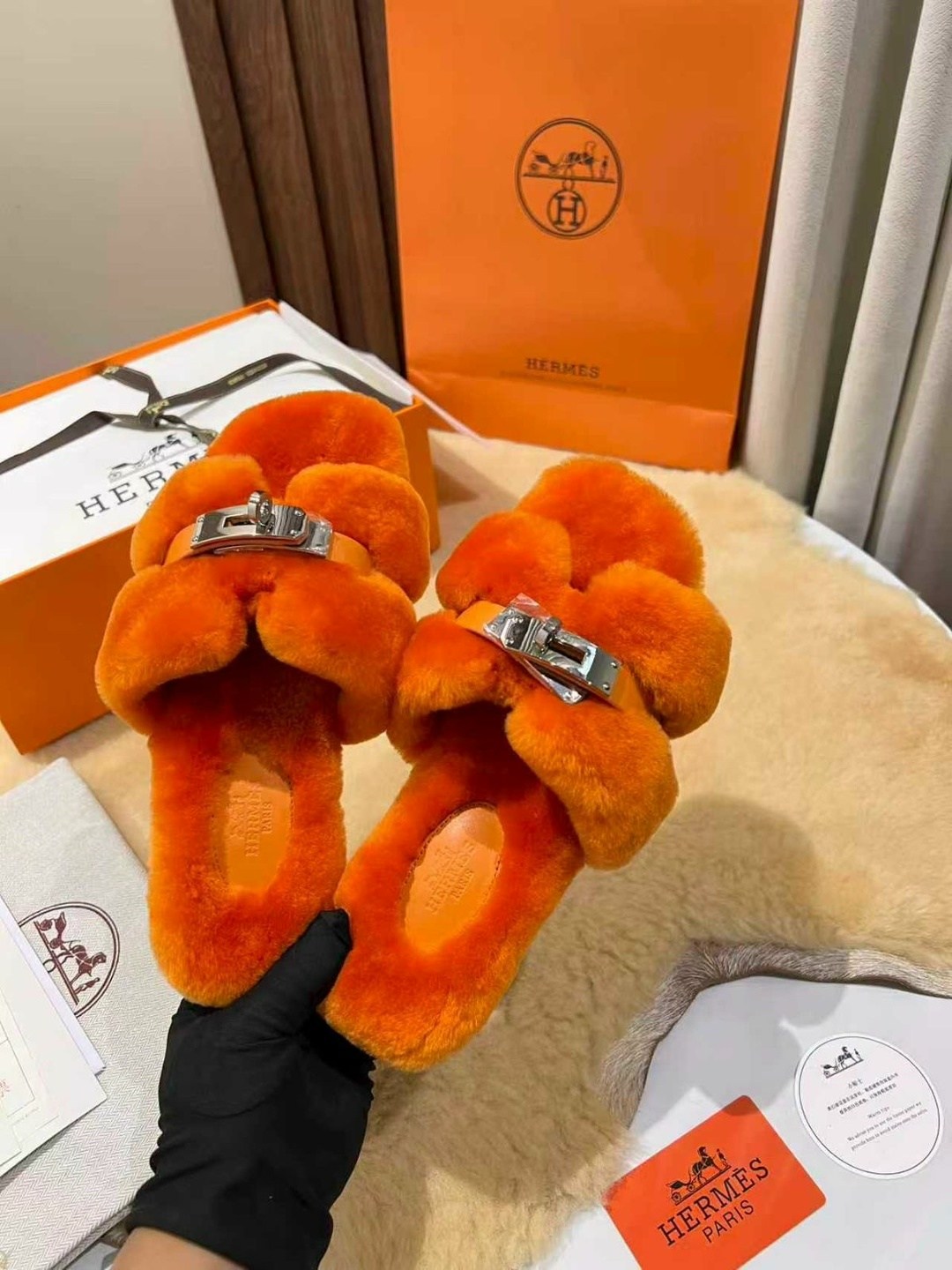 тапочки hermes,тапочки hermes женские,тапки hermes,hermes меховые тапки,меховые тапочки