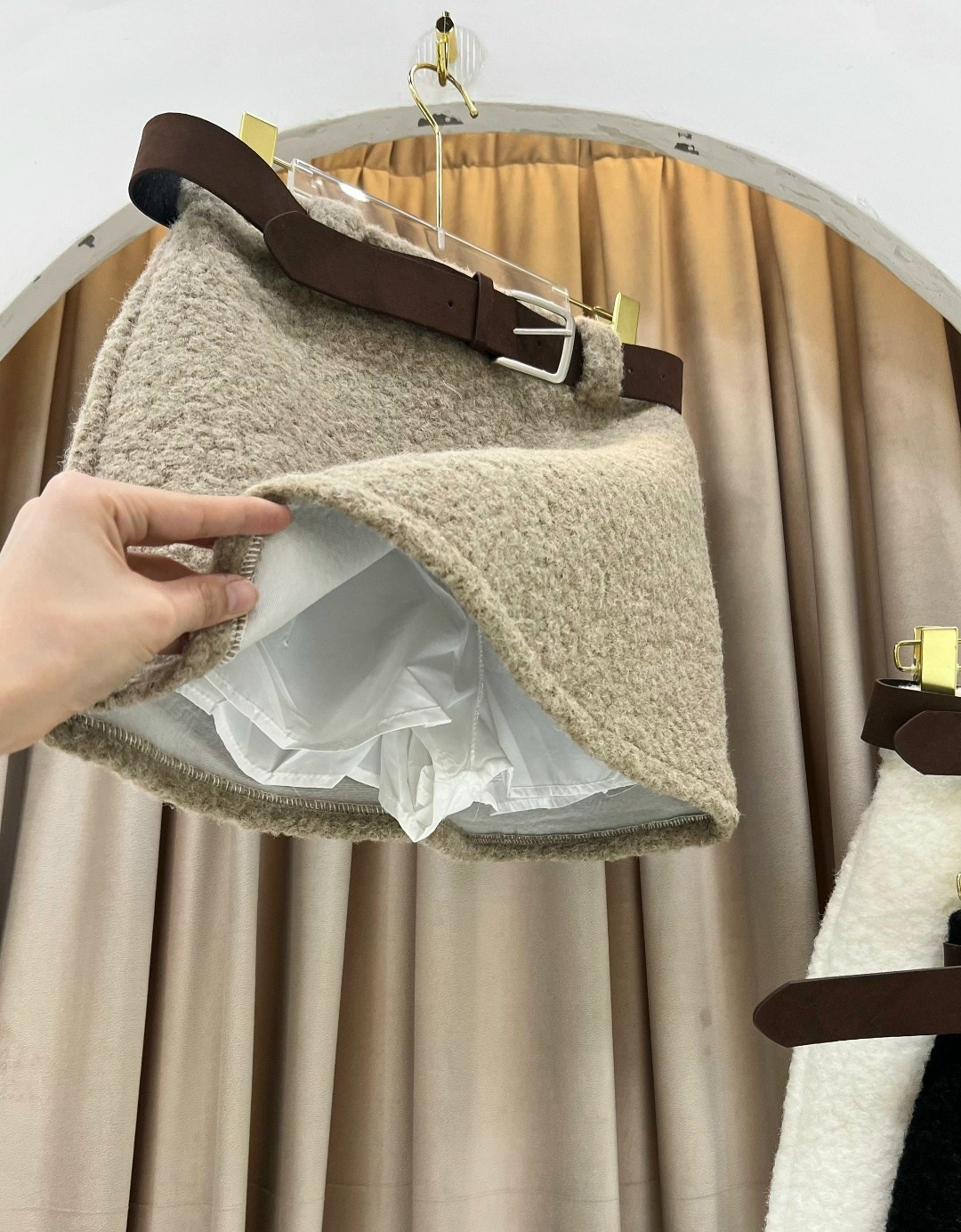 юбка женская мини,белый костюм с юбкой,юбка женская мини с разрезом,костюмы женские,кофта короткая