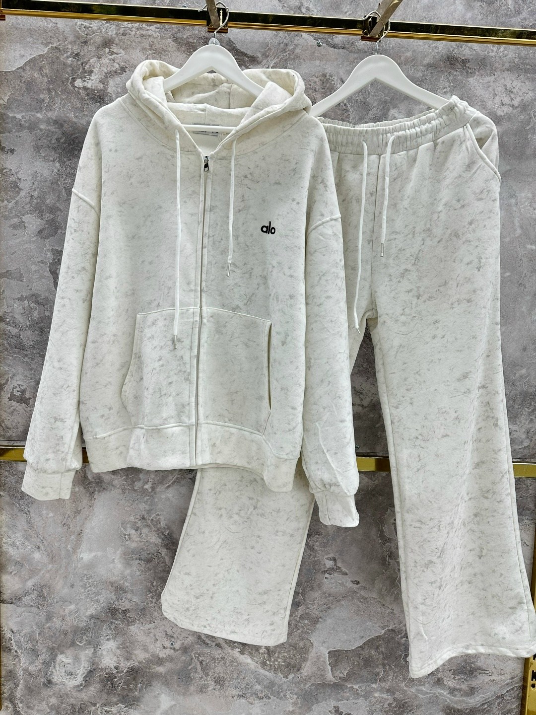 костюмы спортивные женские,костюм белый,спортивные костюмы,женские костюмы,костюм женский теплый