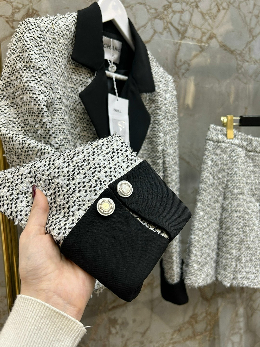 твидовый костюм chanel,женский твидовый костюм,твидовый костюм с юбкой,твидовые костюмы,шанель твидовый костюм