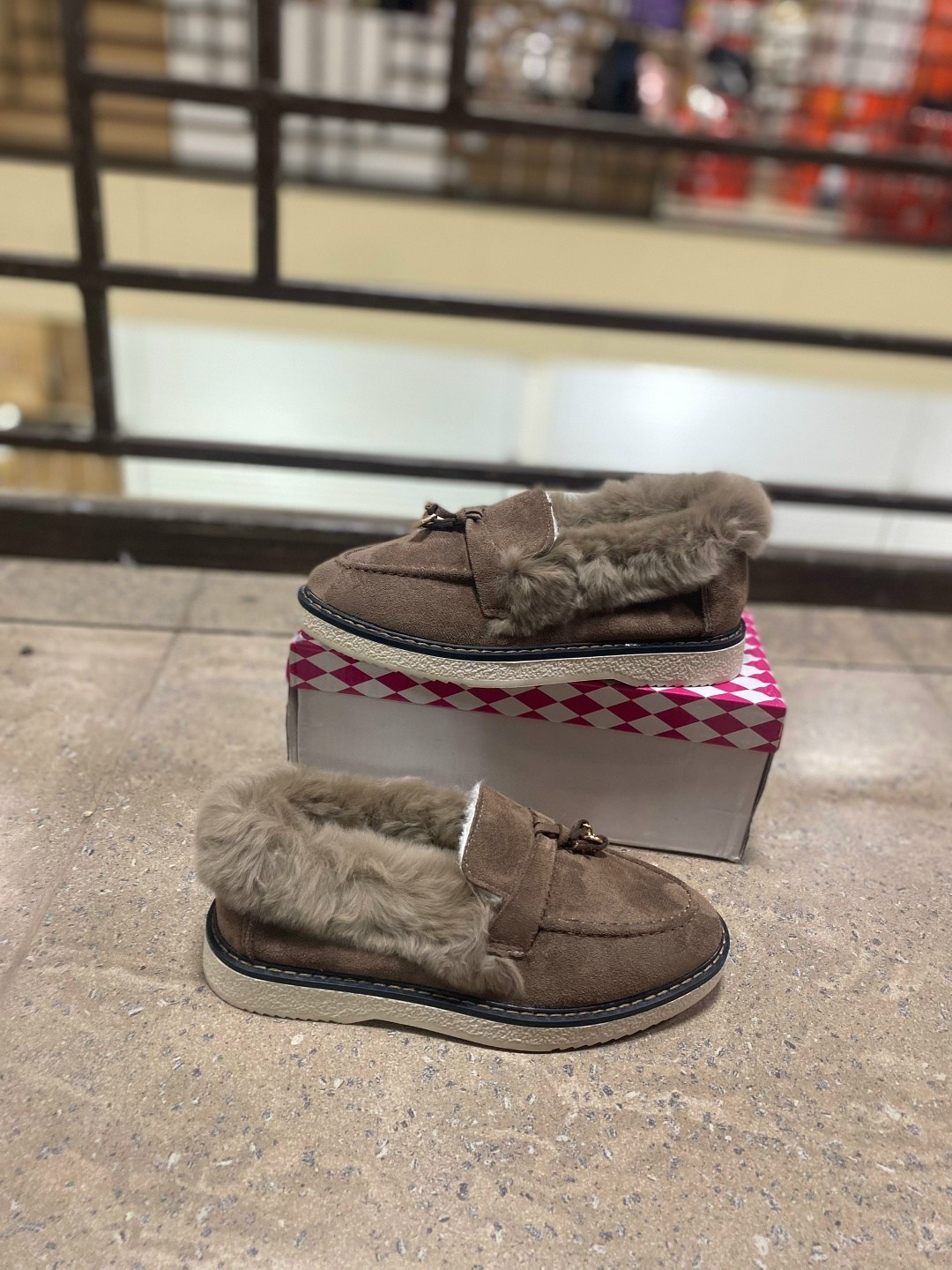 ,лоро пиано лоферы женские с мехом,loro piana лоферы женские,лоферы на меху,лоферы с мехом женские