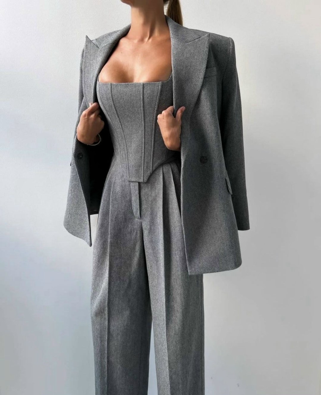 костюм тройка женский,женские костюмы,стильные костюмы,костюмы брючные,брючный костюм с корсетом