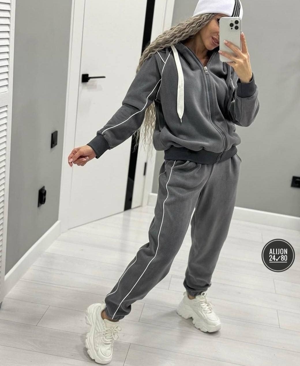 костюм двойка на флисе,стильные костюмы,теплый костюм,костюмы спортивные женские,стильные женские костюмы